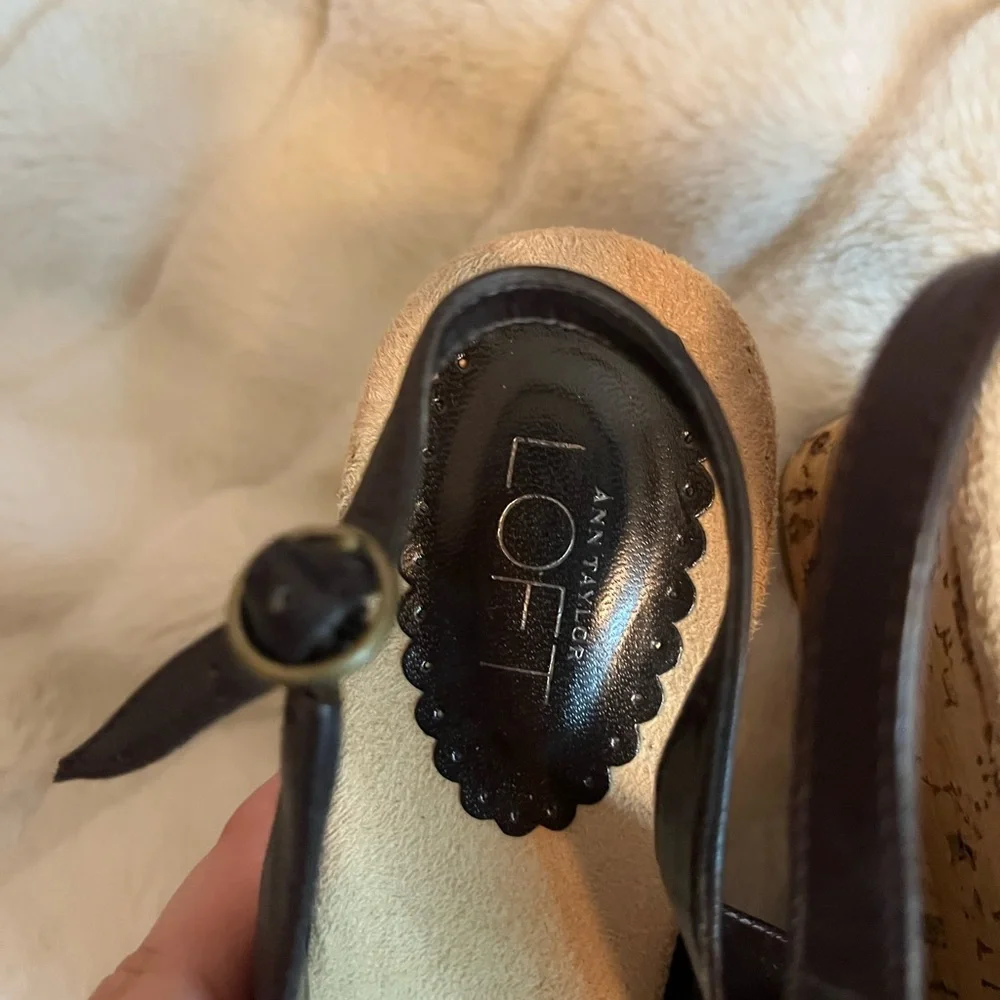 Ann Taylor Loft 6M Womens Tan Black Sprint Summer Cork Wedge Sandals Casual City